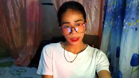 sluttypatotie online show from April 1, 2026, 6:05 pm