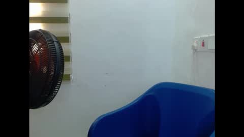 slutxcorn online show from December 16, 2025, 11:48 am