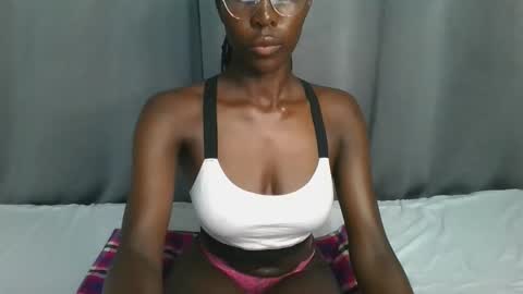 sly_rose online show from December 3, 2025, 9:46 pm