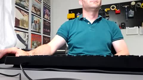 slyy_foxxx online show from July 8, 2026, 4:33 pm