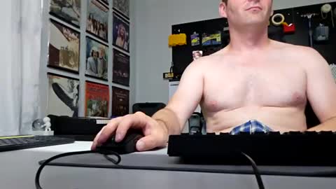 slyy_foxxx online show from July 9, 2026, 2:43 pm