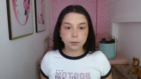 Snapshot of small__naughty chatting on May 16, 2026, 1:10 pm Mariana Torres online show from May 16, 2026, 1:10 pm