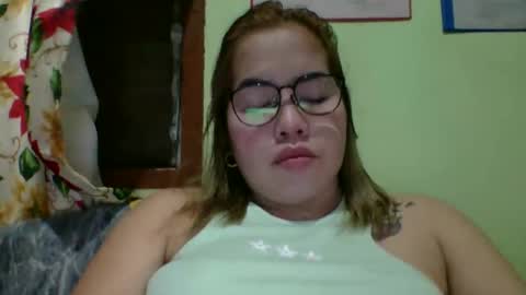 Snapshot of small_boobs59 chatting on February 13, 2026, 9:16 am Lovewella online show from February 13, 2026, 9:16 am