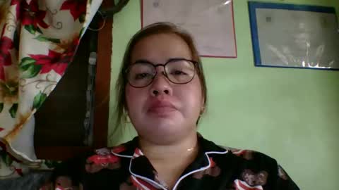 Snapshot of small_boobs59 chatting on February 14, 2026, 4:53 am Lovewella online show from February 14, 2026, 4:53 am