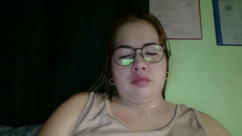 Snapshot of small_boobs59 chatting on February 17, 2026, 8:11 am Lovewella online show from February 17, 2026, 8:11 am