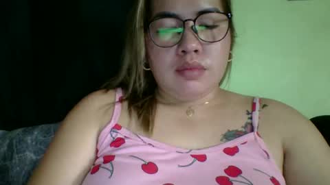 Snapshot of small_boobs59 chatting on February 19, 2026, 2:40 am Lovewella online show from February 19, 2026, 2:40 am