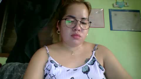 Snapshot of small_boobs59 chatting on February 28, 2026, 3:07 am Lovewella online show from February 28, 2026, 3:07 am