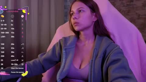 Emma online show from December 14, 2025, 11:48 am