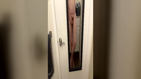smalldick0324 online show from June 14, 2026, 12:07 pm