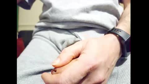 Snapshot of smallhairyuncut chatting on December 22, 2025, 5:10 pm Small Hairy Uncut online show from December 22, 2025, 5:10 pm