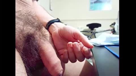 Snapshot of smallhairyuncut chatting on April 7, 2026, 8:09 pm Small Hairy Uncut online show from April 7, 2026, 8:09 pm