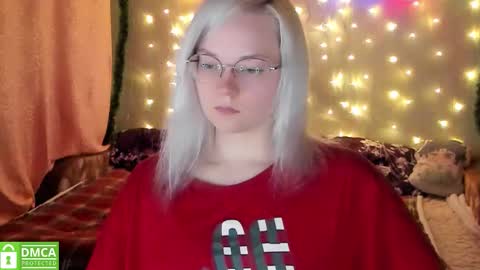 smallimpmeili online show from December 19, 2025, 9:00 pm