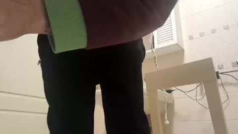 Snapshot of smallone8825 chatting on January 10, 2026, 8:38 am smallone8825 online show from January 10, 2026, 8:38 am