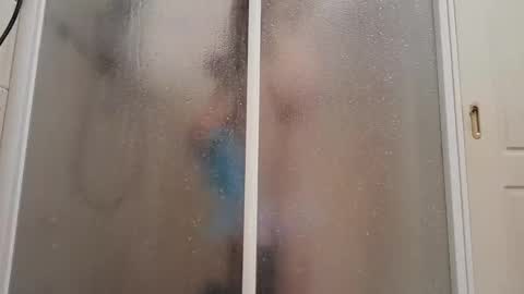 smallone8825 online show from May 29, 2026, 5:44 pm