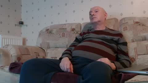 Snapshot of smallsteve562 chatting on February 15, 2026, 7:21 pm Steve online show from February 15, 2026, 7:21 pm