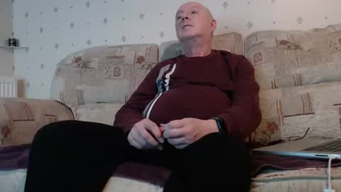 Snapshot of smallsteve562 chatting on February 25, 2026, 8:18 pm Steve online show from February 25, 2026, 8:18 pm