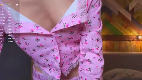 Snapshot of smart_eliz chatting on December 20, 2025, 3:46 am Elizabeth online show from December 20, 2025, 3:46 am