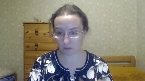 smart_rose online show from January 7, 2025, 3:02 pm