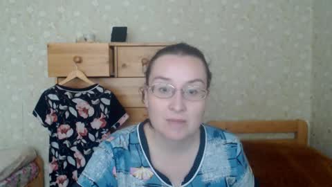 smart_rose online show from November 1, 2025, 11:23 am