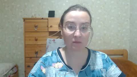 smart_rose online show from December 22, 2025, 5:43 pm