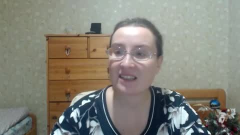 smart_rose online show from January 14, 2026, 8:47 pm