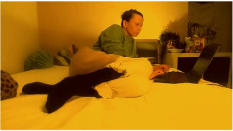 Snapshot of smile_dance_ chatting on February 15, 2025, 11:17 am smile_dance_ online show from February 15, 2025, 11:17 am