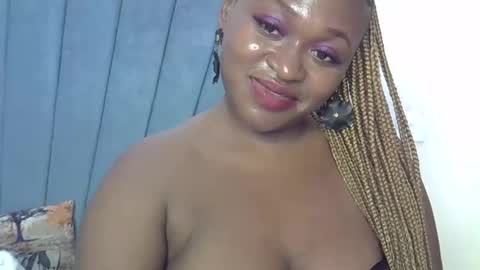 smiley_berry online show from September 21, 2025, 1:46 pm