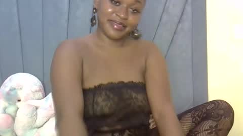 smiley_berry online show from September 22, 2025, 5:04 pm