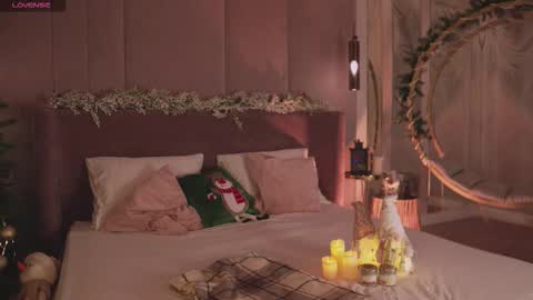 Mia online show from December 16, 2025, 9:25 am