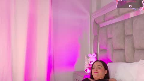      online show from October 17, 2025, 6:43 pm