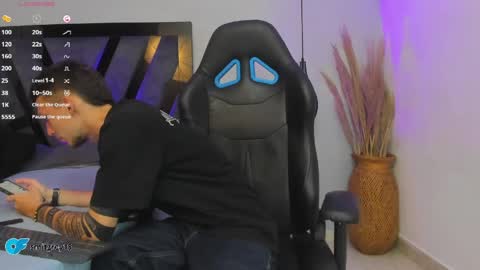 Snapshot of smitgrey chatting on April 22, 2026, 4:26 am SMIT online show from April 22, 2026, 4:26 am