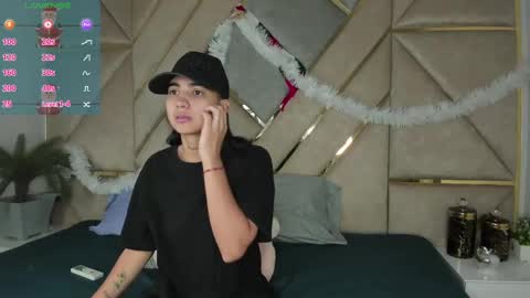 Snapshot of smithjay_ chatting on December 17, 2024, 12:33 pm Smith Jay online show from December 17, 2024, 12:33 pm