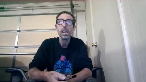 Snapshot of smkforme chatting on October 19, 2025, 5:35 pm smoke-4-me online show from October 19, 2025, 5:35 pm