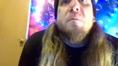 Snapshot of smokebluntafterblunt chatting on January 18, 2025, 11:22 pm smoke online show from January 18, 2025, 11:22 pm