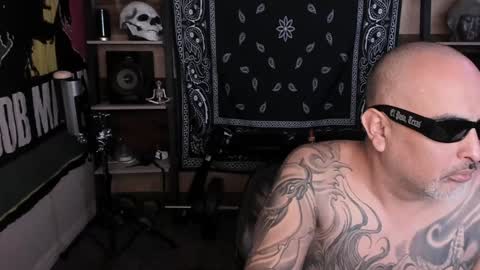 Snapshot of smokey915 chatting on December 31, 2024, 4:27 am Smokey915 online show from December 31, 2024, 4:27 am