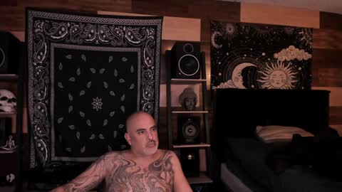 Snapshot of smokey915 chatting on January 5, 2025, 4:14 am Smokey915 online show from January 5, 2025, 4:14 am