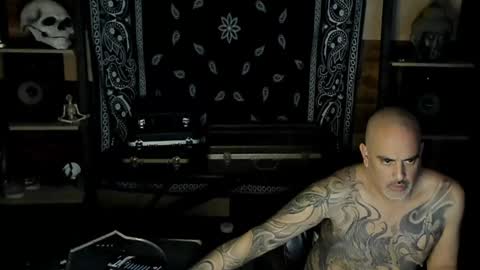 Snapshot of smokey915 chatting on January 14, 2025, 8:20 am Smokey915 online show from January 14, 2025, 8:20 am