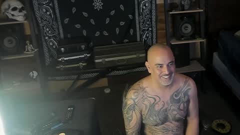 Snapshot of smokey915 chatting on January 15, 2025, 3:43 am Smokey915 online show from January 15, 2025, 3:43 am