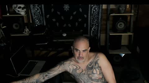 Snapshot of smokey915 chatting on January 19, 2025, 6:20 am Smokey915 online show from January 19, 2025, 6:20 am