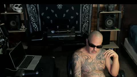 Snapshot of smokey915 chatting on January 19, 2025, 3:32 pm Smokey915 online show from January 19, 2025, 3:32 pm