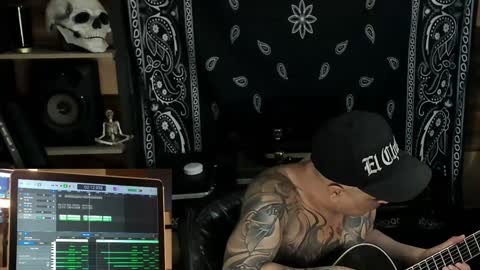 Snapshot of smokey915 chatting on January 21, 2025, 2:00 am Smokey915 online show from January 21, 2025, 2:00 am