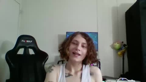 Snapshot of smoothvodka chatting on December 15, 2024, 8:04 pm Bambi--Vodka online show from December 15, 2024, 8:04 pm