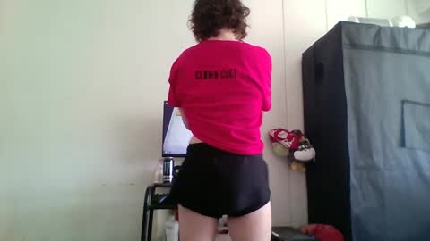 Snapshot of smoothvodka chatting on September 18, 2025, 8:44 pm Bambi--Vodka online show from September 18, 2025, 8:44 pm