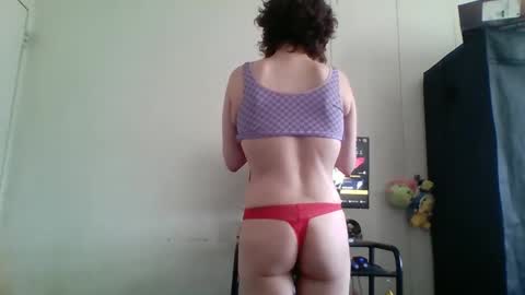 Snapshot of smoothvodka chatting on October 18, 2025, 7:03 pm Bambi--Vodka online show from October 18, 2025, 7:03 pm