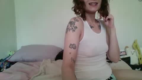 Snapshot of smoothvodka chatting on February 5, 2026, 8:35 pm Bambi--Vodka online show from February 5, 2026, 8:35 pm