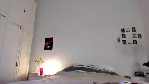 Snapshot of sn0wcat chatting on November 7, 2025, 1:38 am online show from November 7, 2025, 1:38 am