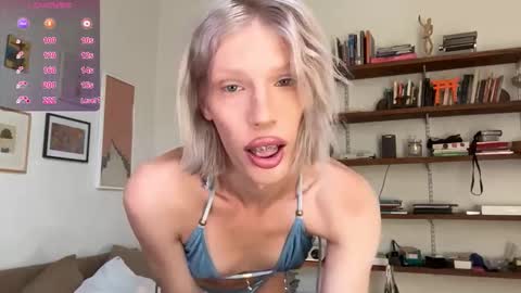 Snapshot of sn0wcat chatting on February 1, 2026, 7:12 pm online show from February 1, 2026, 7:12 pm