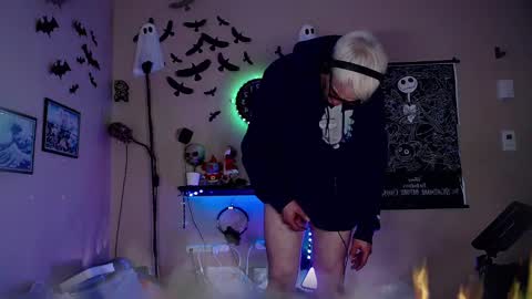 Viiscount  Snarfle Von Snarfenberg online show from December 2, 2024, 2:53 am