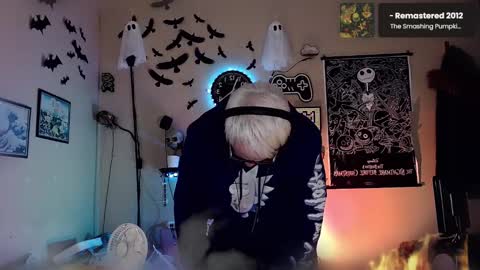 Viiscount  Snarfle Von Snarfenberg online show from December 4, 2024, 6:17 pm