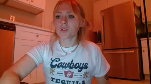 sneakyalicek online show from March 31, 2026, 7:58 pm